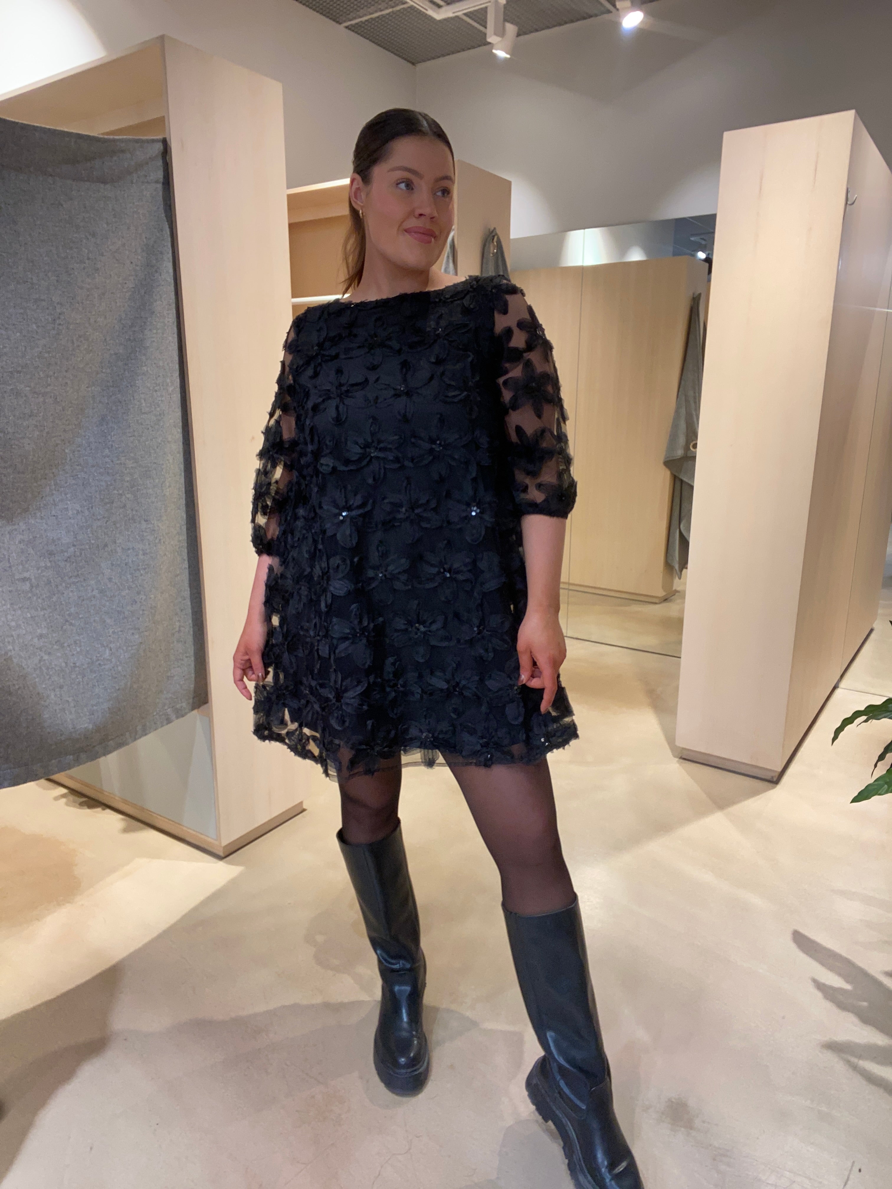 VIFLORA Short Dress - Black Beauty